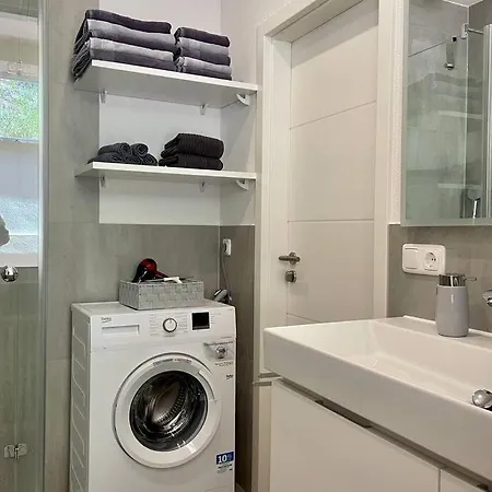 Apartment Neu Perlago, Whirlpool & Seeblick *